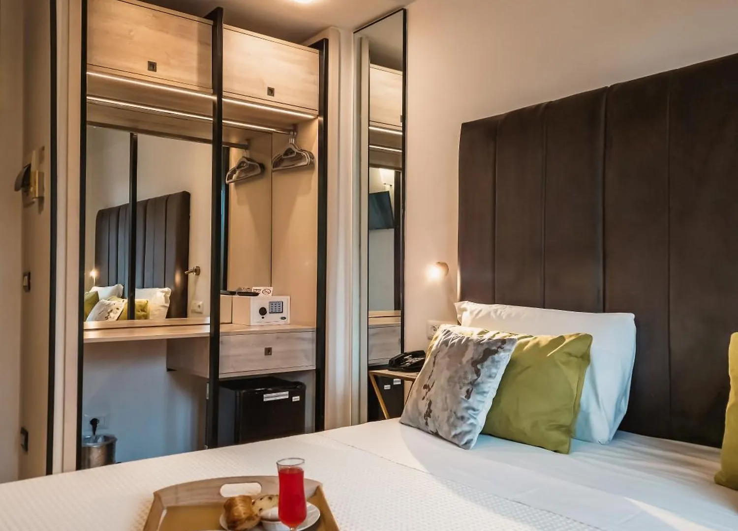 Art Hotel Milano Πράτο Ιταλία